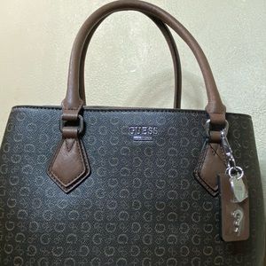 Guess handbag brand new